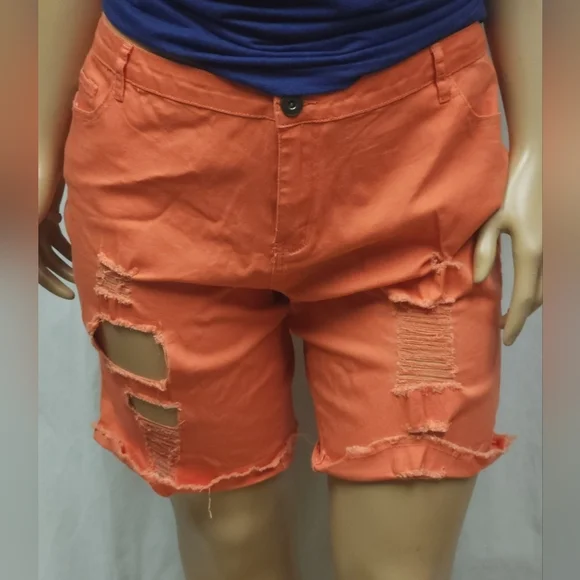 Boyfriend distressed shorts - Picture 2 of 5